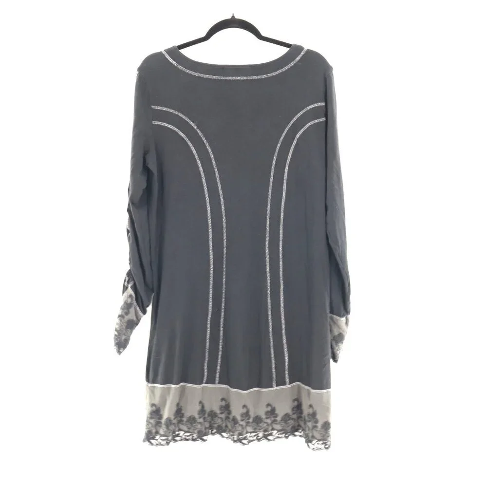 Gretty Zueger stylish black